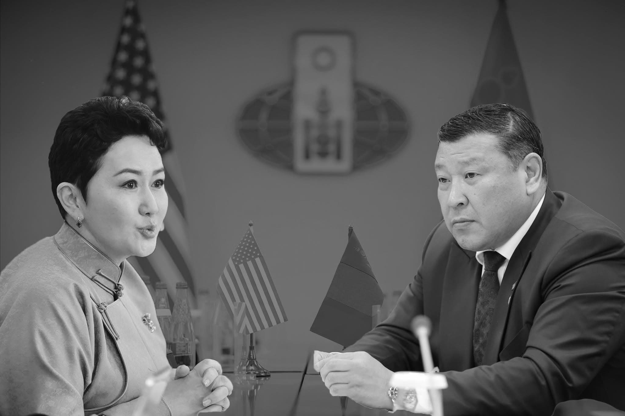 ГАДААД ХАРИЛЦААНЫ САЙД БАТМӨНХИЙН БАТЦЭЦЭГИЙГ ОГЦРУУЛЖ, ЭЛЧИН САЙД ӨЛЗИЙДЭЛГЭРИЙН БАТБАЯРЫГ ЭРГҮҮЛЭН ТАТ