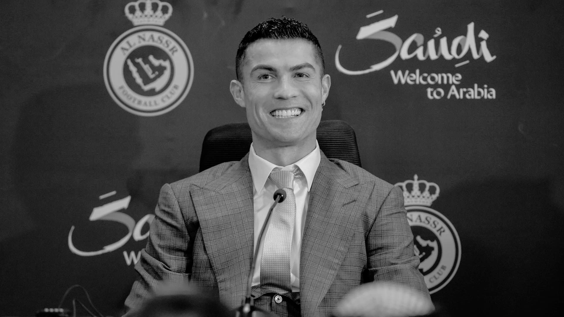 Хунтайж Абдулла бин Мосаад "Ганцхан Криштиану Роналдо л ганцаараа авсан цалингийнхаа үнэ цэнийг бүтээж тоглодог"