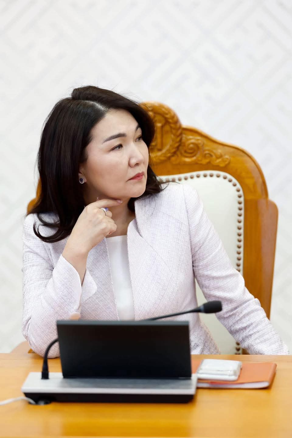ПАРЛАМЕНТЫН ҮЙЛ АЖИЛЛАГААНД ХИЙМЭЛ ОЮУН НЭВТРҮҮЛЭХ, АШИГЛАХ ЧИГЛЭЛЭЭР ДОТООД СУРГАЛТ ЗОХИОН БАЙГУУЛЛАА